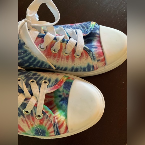 Bobbi Brooks Tie-dyed shoes size 8 - Picture 3 of 6